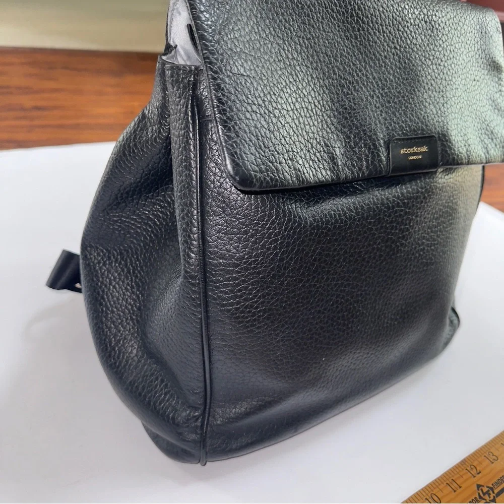 Storksak St. James Leather Convertible Diaper Backpack Black - Picture 6 of 11